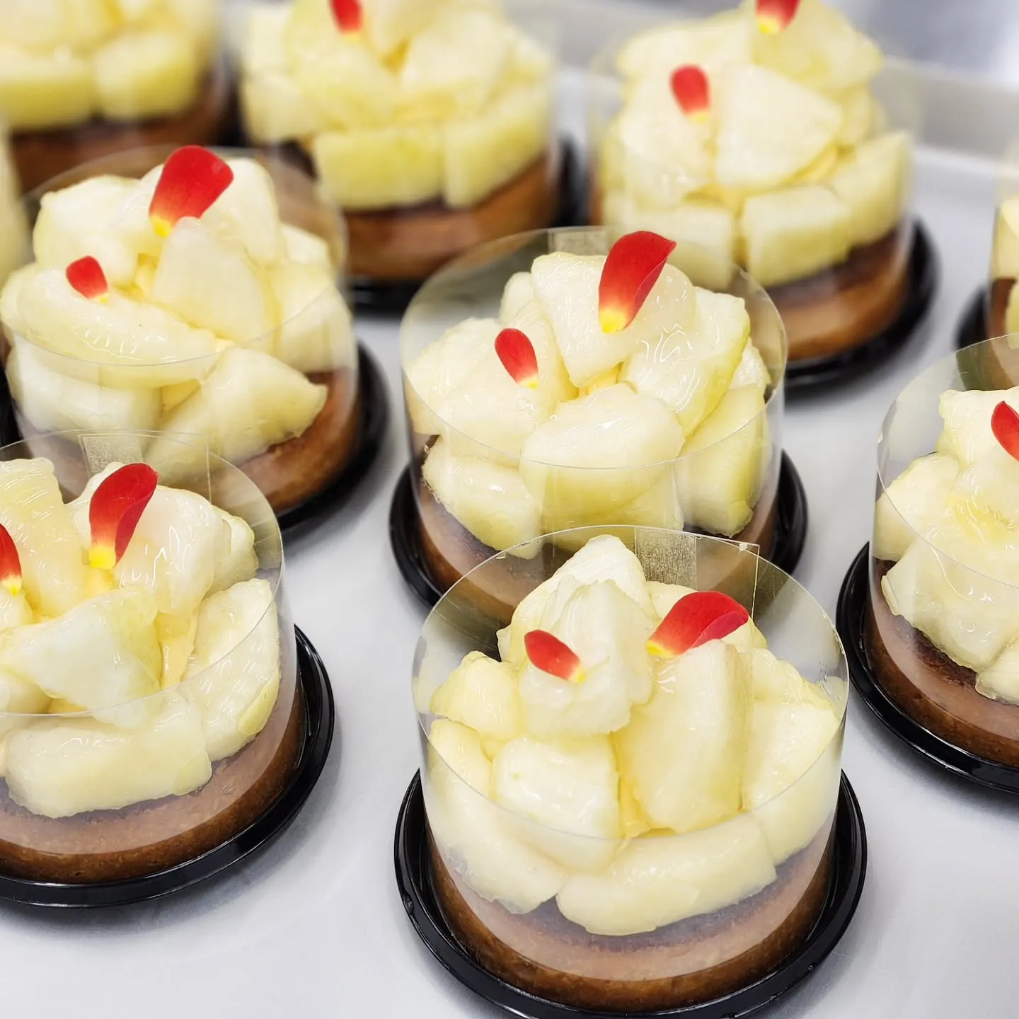 おはようございます🌞 ラフランスのタルト🍐お出ししております...